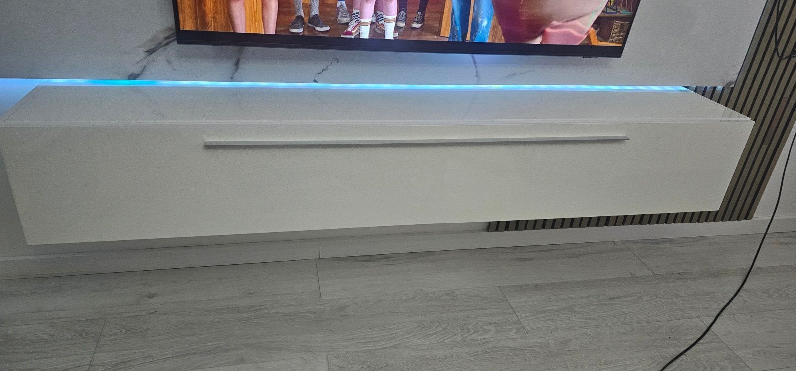Moderne witte wandkast - Zwevend tv-meubel, Ophalen, Overige materialen, Gebruikt, 200 cm of meer