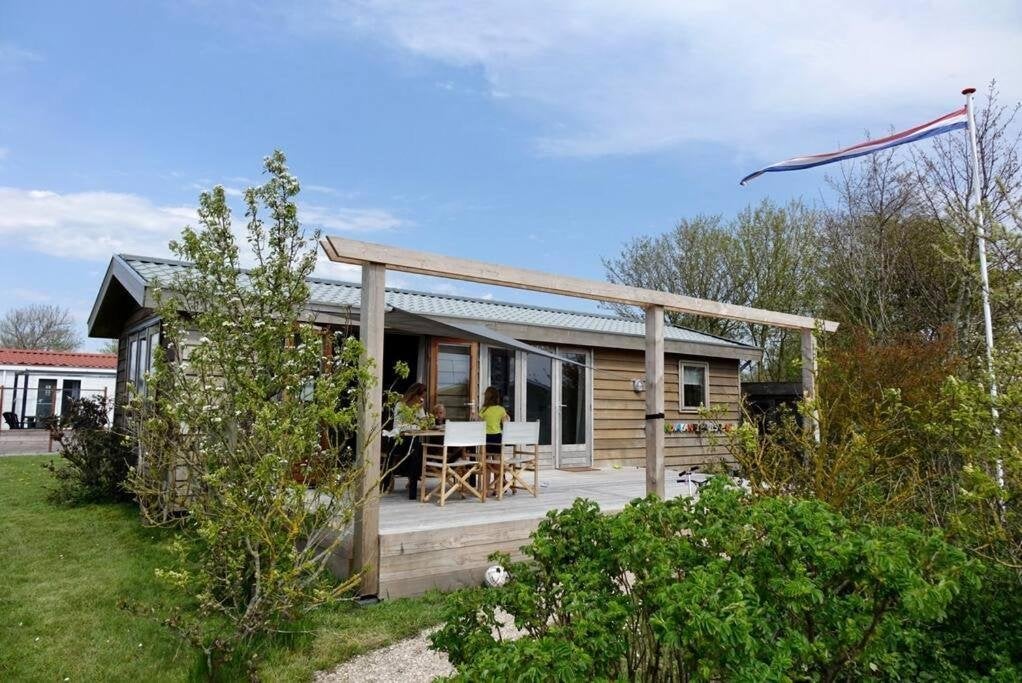 Uniek Chalet 11,17 meter x 4,35 meter, Caravans en Kamperen, Stacaravans, Tot en met 5