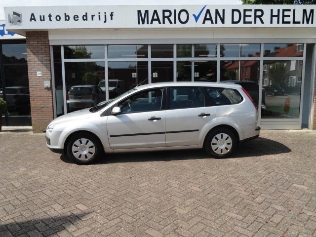 Ford Focus Wagon 1.6-16V Champion, Auto's, Focus, 1596 cc, Gebruikt, Zwart