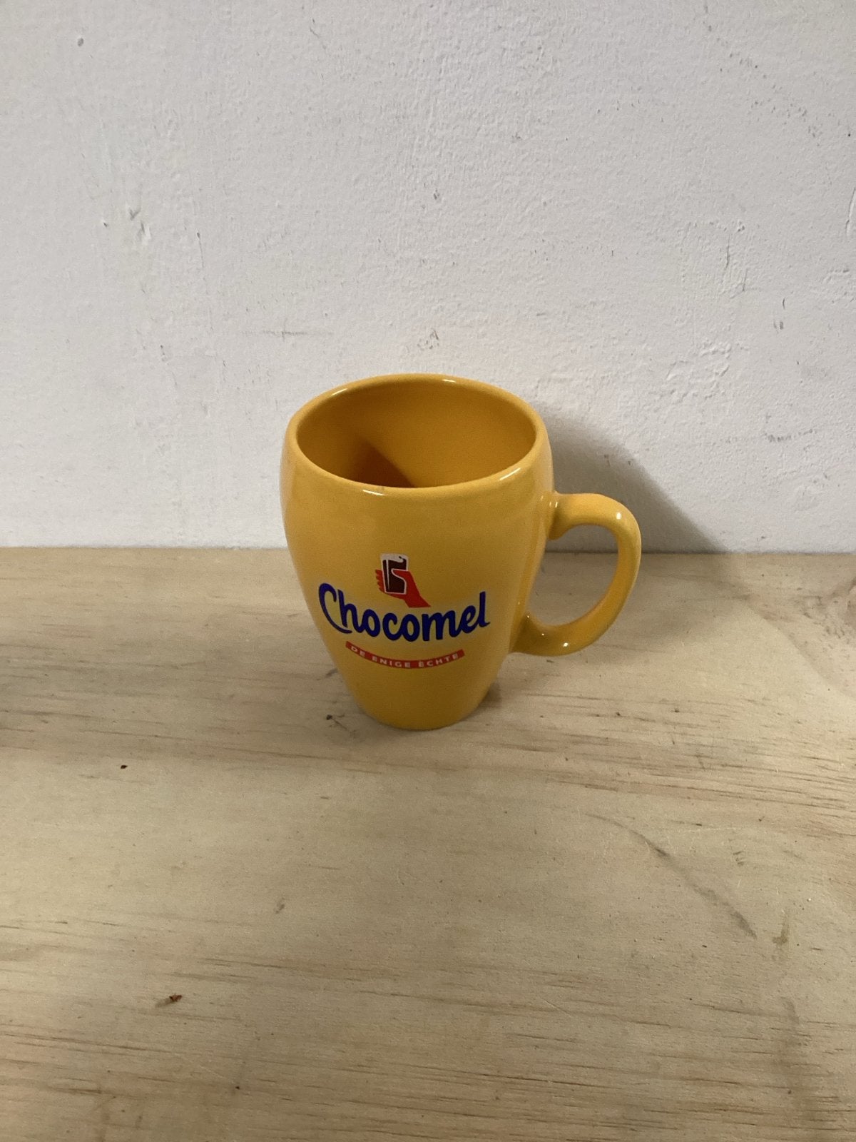 Gele Chocomel mok - Zo goed als nieuw, Overige merken, Verzenden, Keramiek, Mok