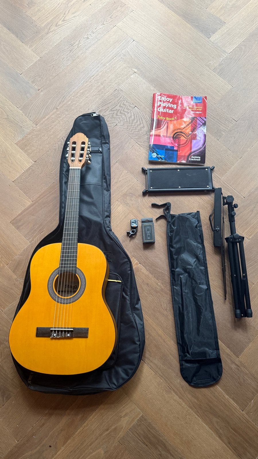 Stagg 3/4 Klassieke Gitaar met Hoes en Accessoires, Muziek en Instrumenten, Snaarinstrumenten | Gitaren | Akoestisch, Ophalen