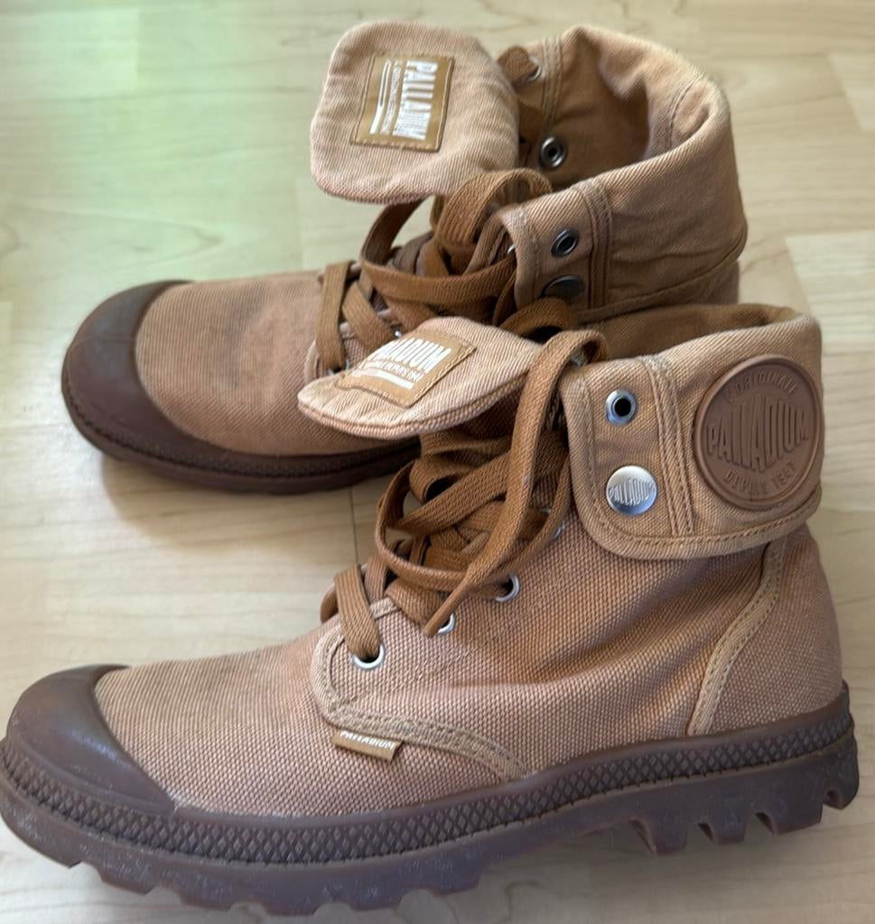 Palladium 38 NIEUW, Bruin, Nieuw, Ophalen of Verzenden, Sneakers of Gympen
