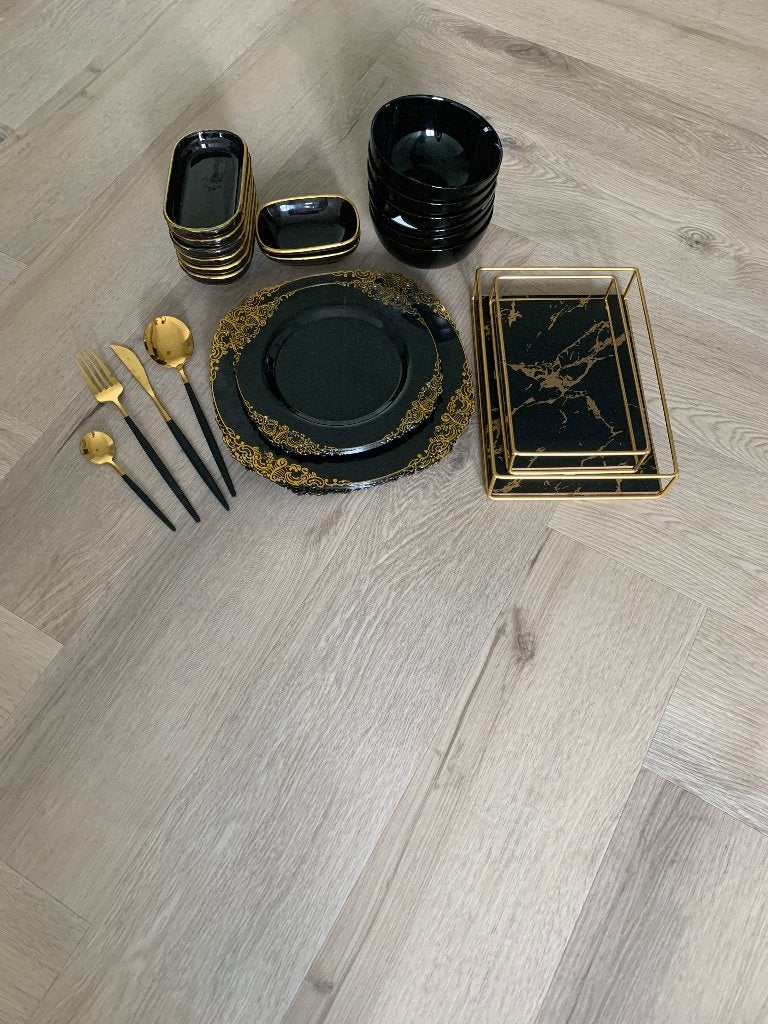 Servies zwart met goud, Ophalen, Zo goed als nieuw, Overige stijlen, Kop(pen) en/of Schotel(s)