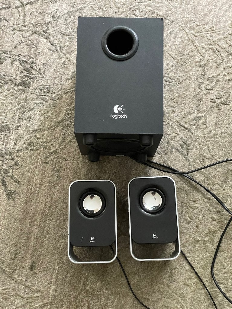Logitech multimedia speakers en subwoofer, LS21, Ophalen, Zo goed als nieuw, Logitech