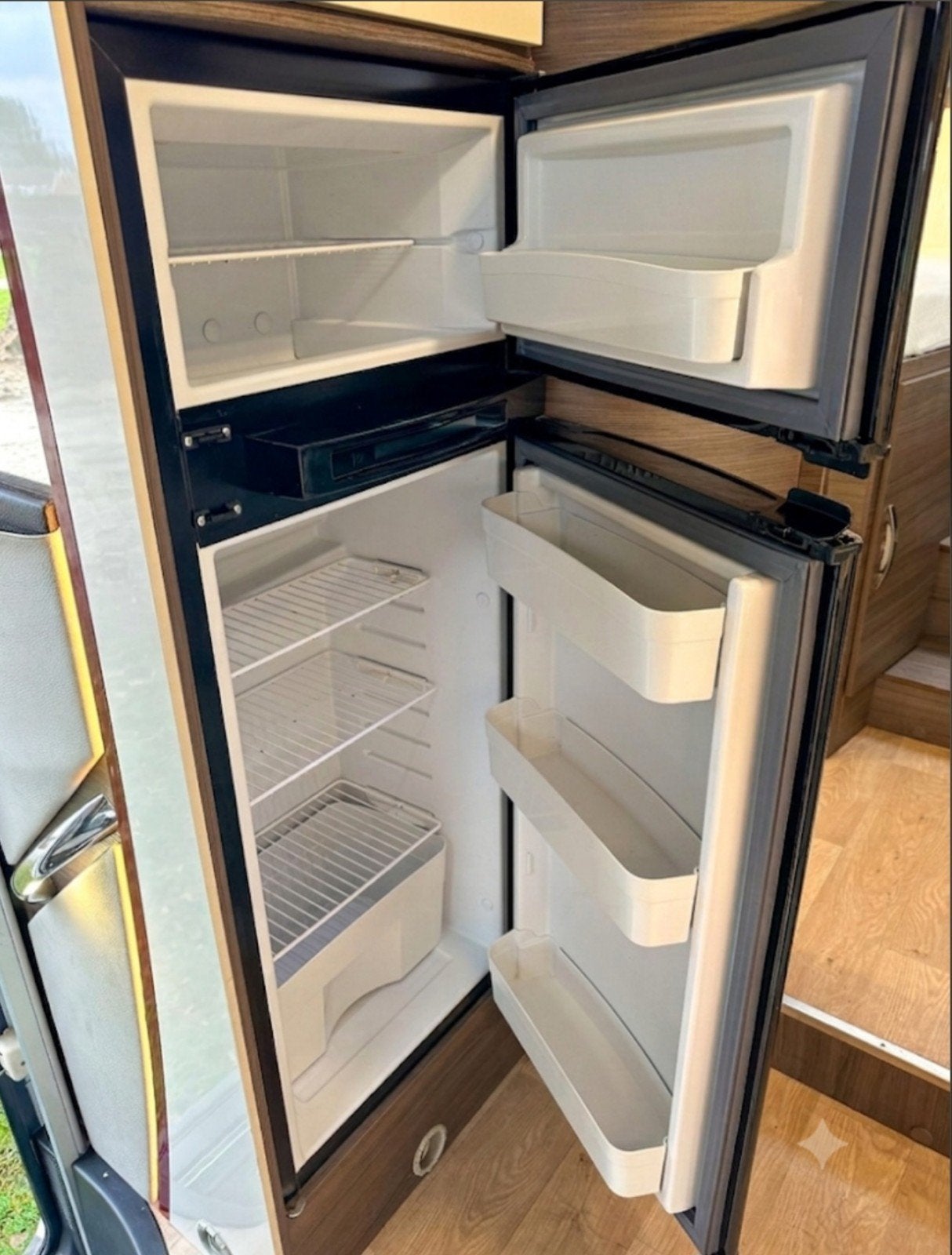 Foto 17 van McLouis 473 G Carat | 2017 | Euro 6  | Zeer compleet € 49750