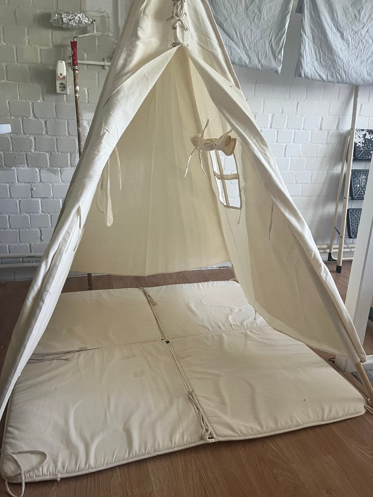 Tipi tent met matras voor kinderen, Kinderen en Baby's, Speelgoed | Speeltenten, Ophalen, Gebruikt