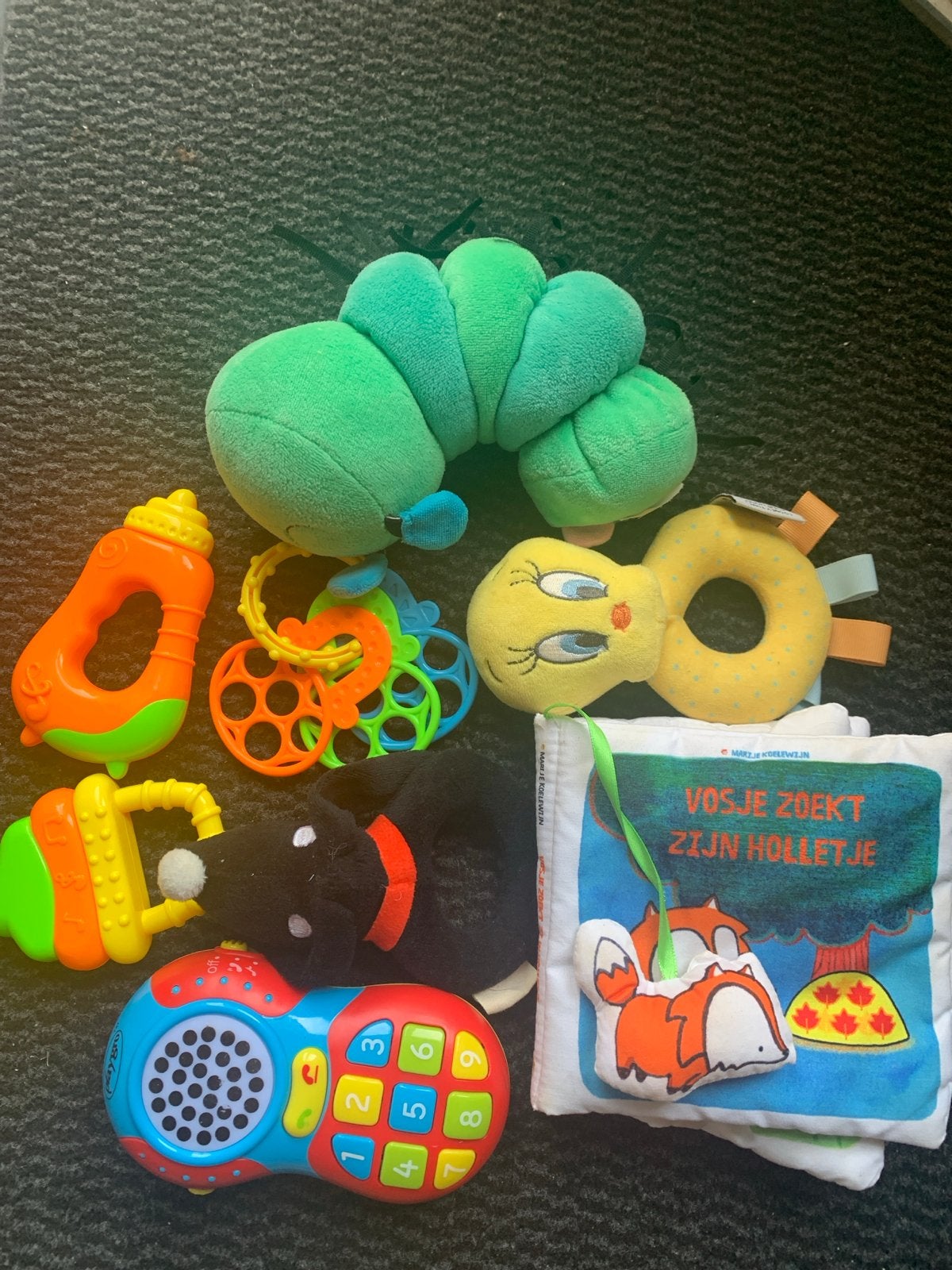12 Diverse baby/kinderspeeltjes: rammelaars, knuffels, boek, Hxhd@gmail.com, Overige typen, Ophalen of Verzenden, Zo goed als nieuw