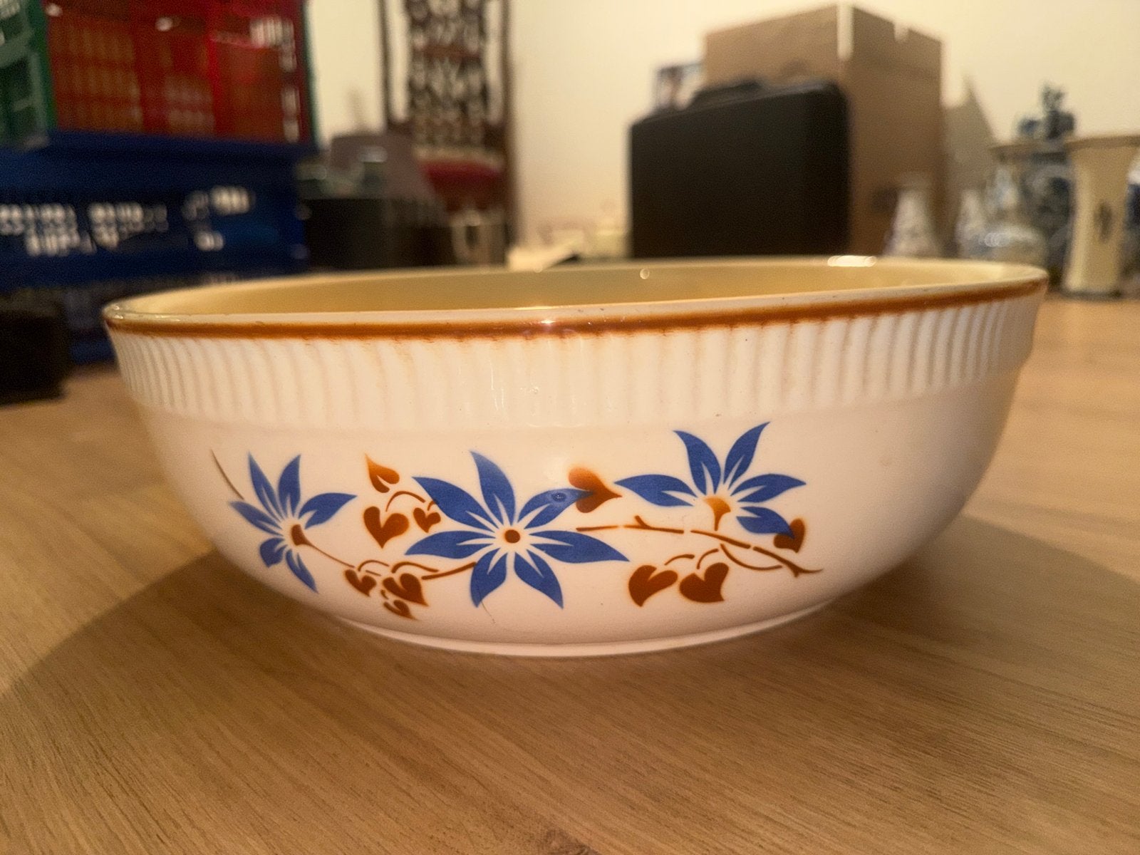 Vintage Riesa Keramiek Kom met Blauw Bloemenpatroon, Antiek en Kunst, Ophalen