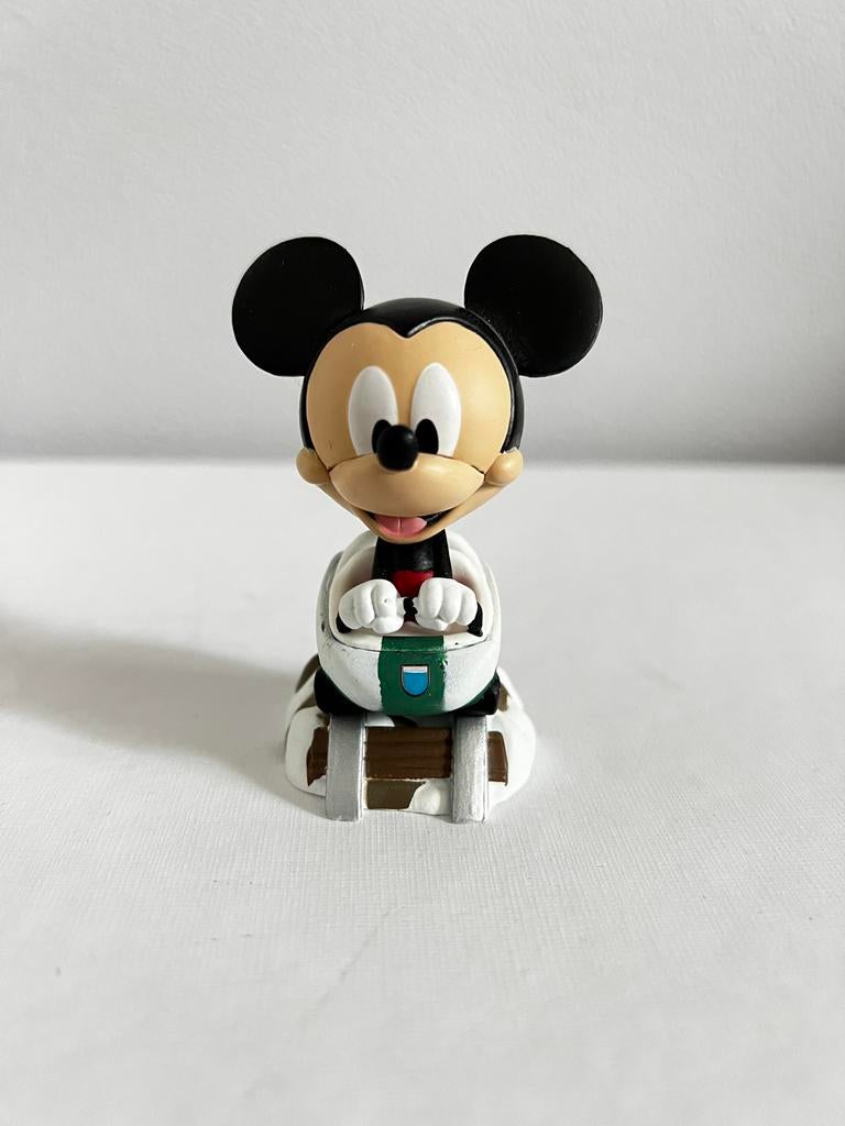 Mickey Mouse poppetje in bobslee, Ophalen of Verzenden, Gebruikt
