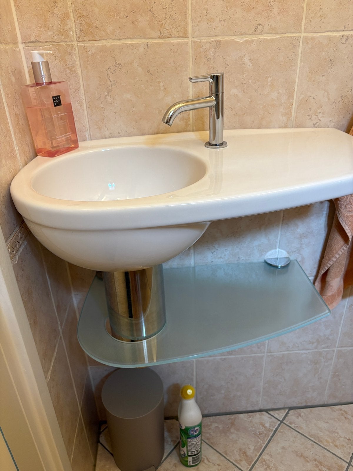 Compleet toilet inrichting incl urinoir, Ophalen, Zo goed als nieuw