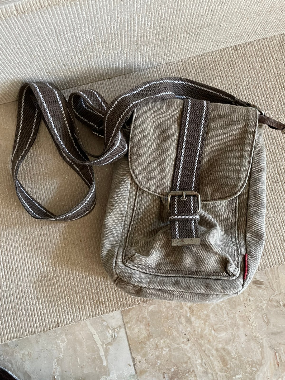Vintage stoere legergroen pukkel klein formaat schoudertas, Sieraden, Tassen en Uiterlijk, Tassen | Schoudertassen, Ophalen of Verzenden