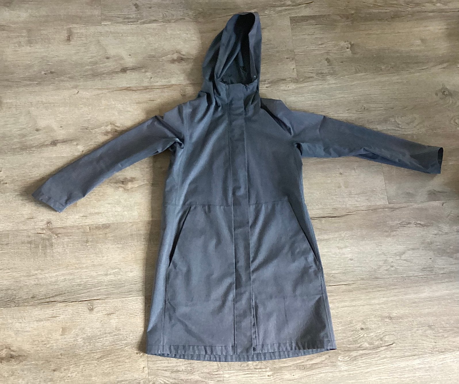 Grijze getailleerde regenjas (Uniqlo, s), Ophalen of Verzenden, Gedragen, Maat 36 (S), Grijs
