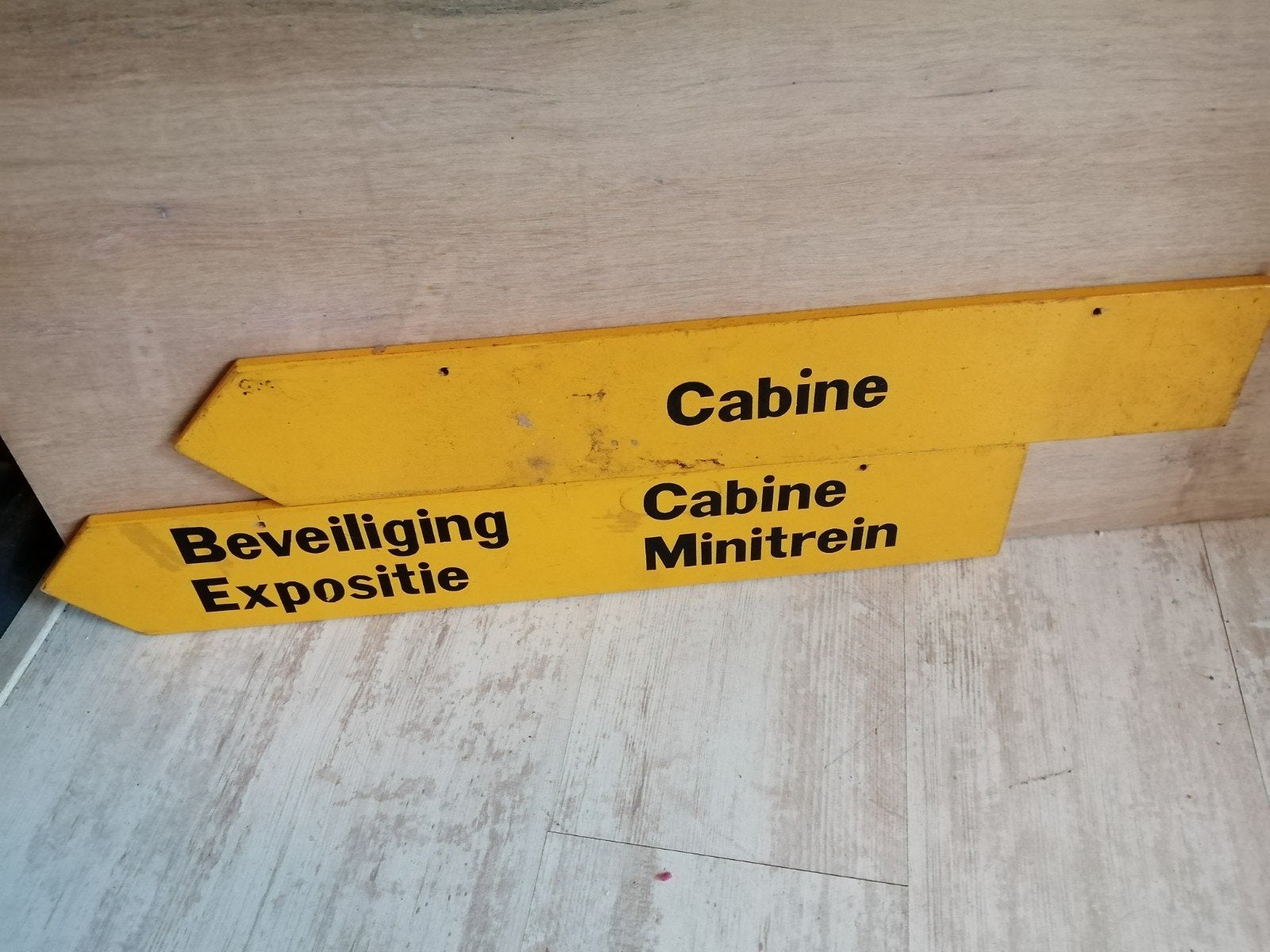 2 prachtige oude houten borden spoorwegen dubbel zijdig 60cm, Trein, Gebruikt, Overige typen, Ophalen of Verzenden