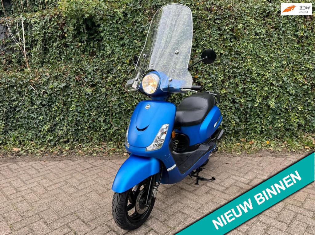 SYM Fiddle 2 MAT BLAUW 45 km Windscherm BETAAL met in3, Fietsen en Brommers, Scooters | SYM, Gebruikt, Fiddle, Benzine