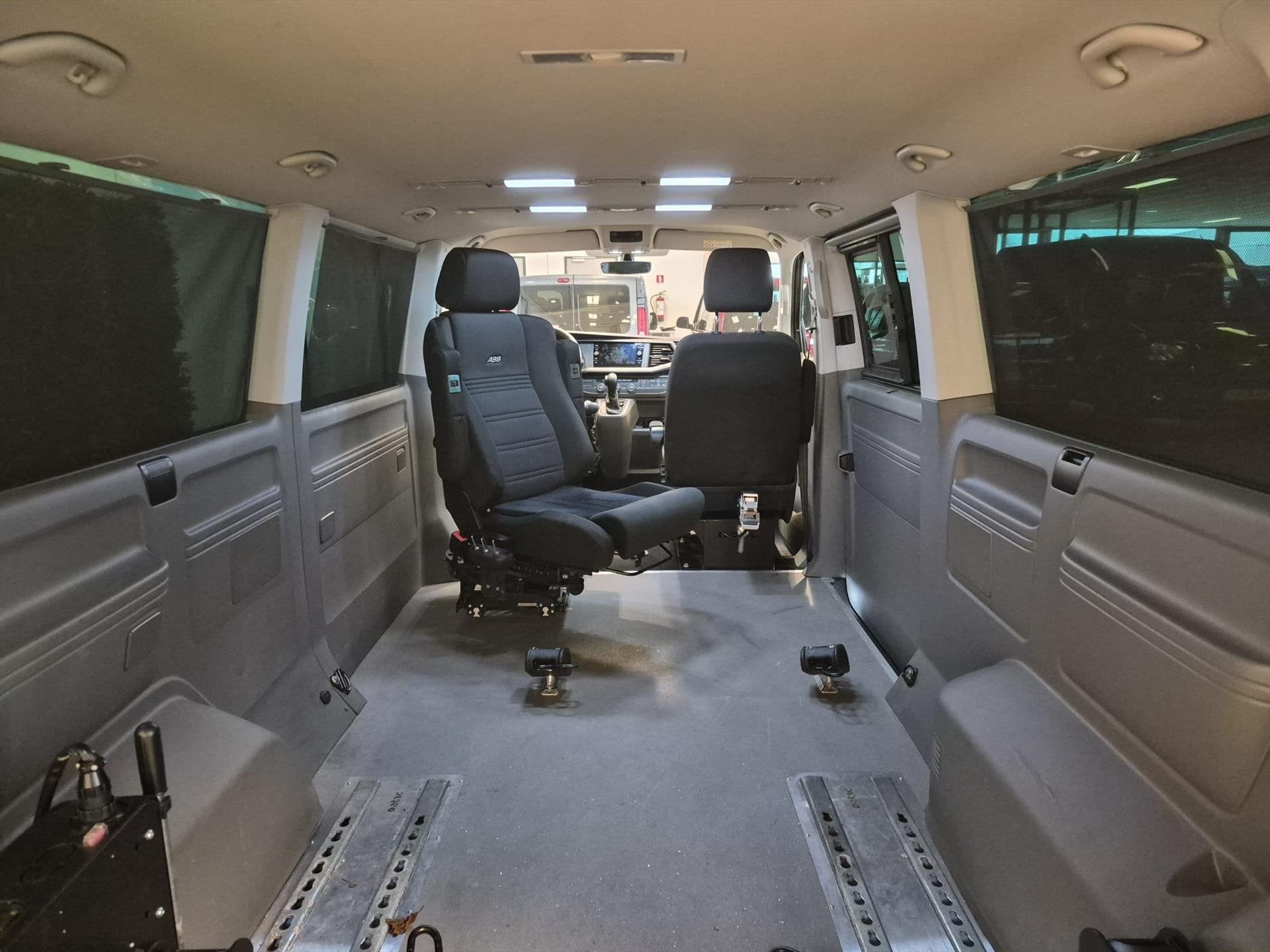 Volkswagen Caravelle L2H1 Rolstoelbus Zelfrijder Rolstoel, Automaat, 12 maanden, Gebruikt, Volkswagen
