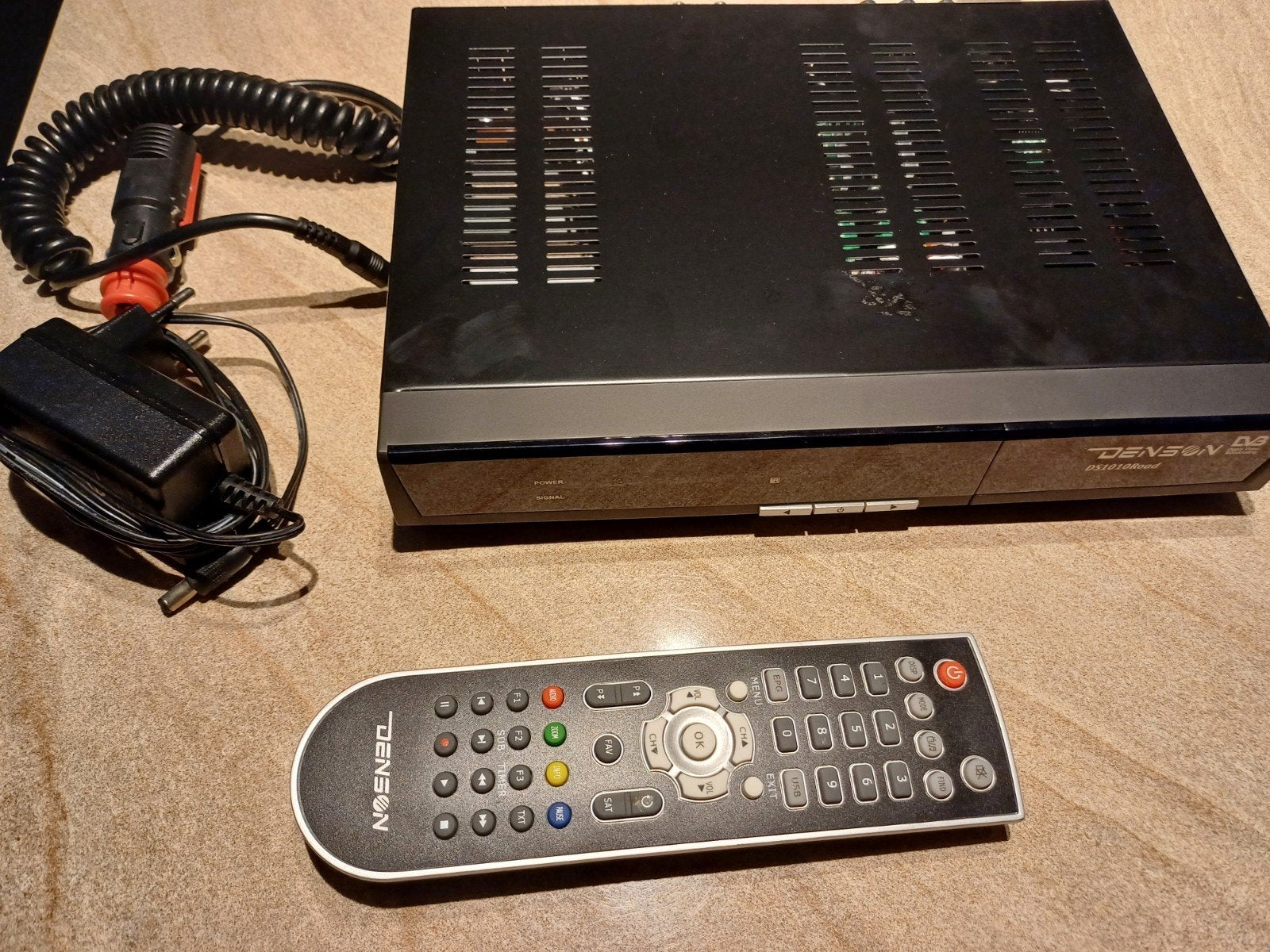Denson DS 1010 V3a Road DVB-T ontvanger met adapters, Ophalen of Verzenden, Zo goed als nieuw, Decoder