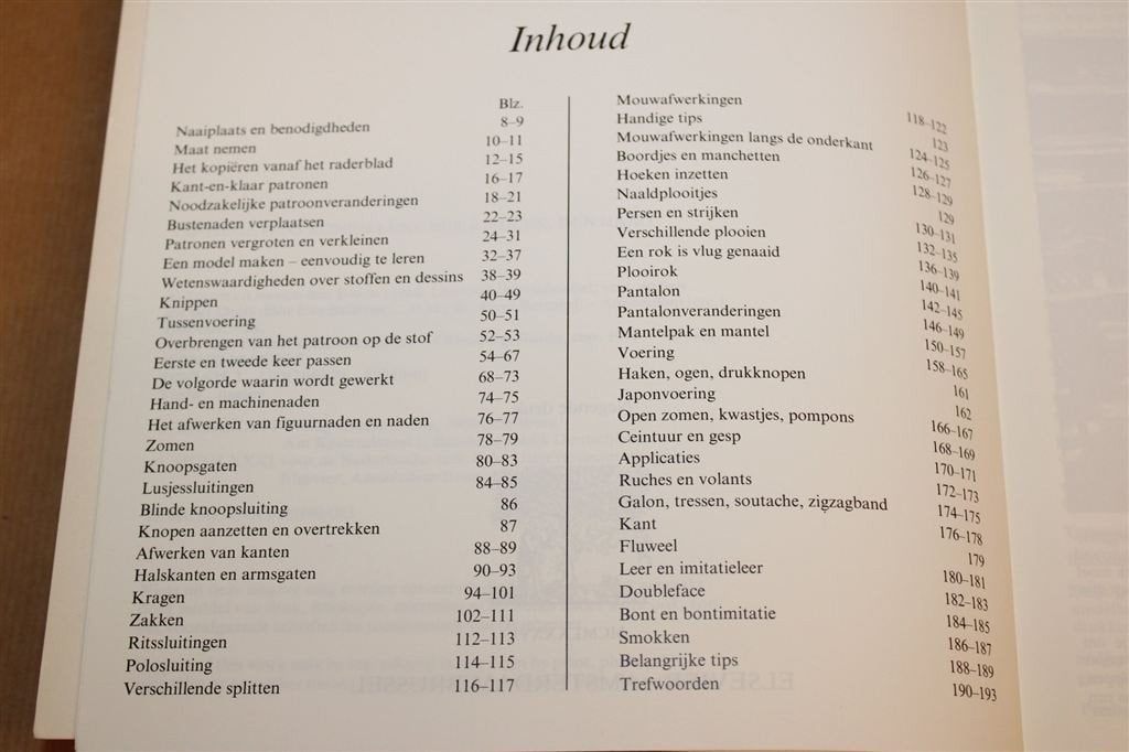Knippen En Naaien Met Burda — Dameskleding Maken, Ophalen of Verzenden, Gelezen