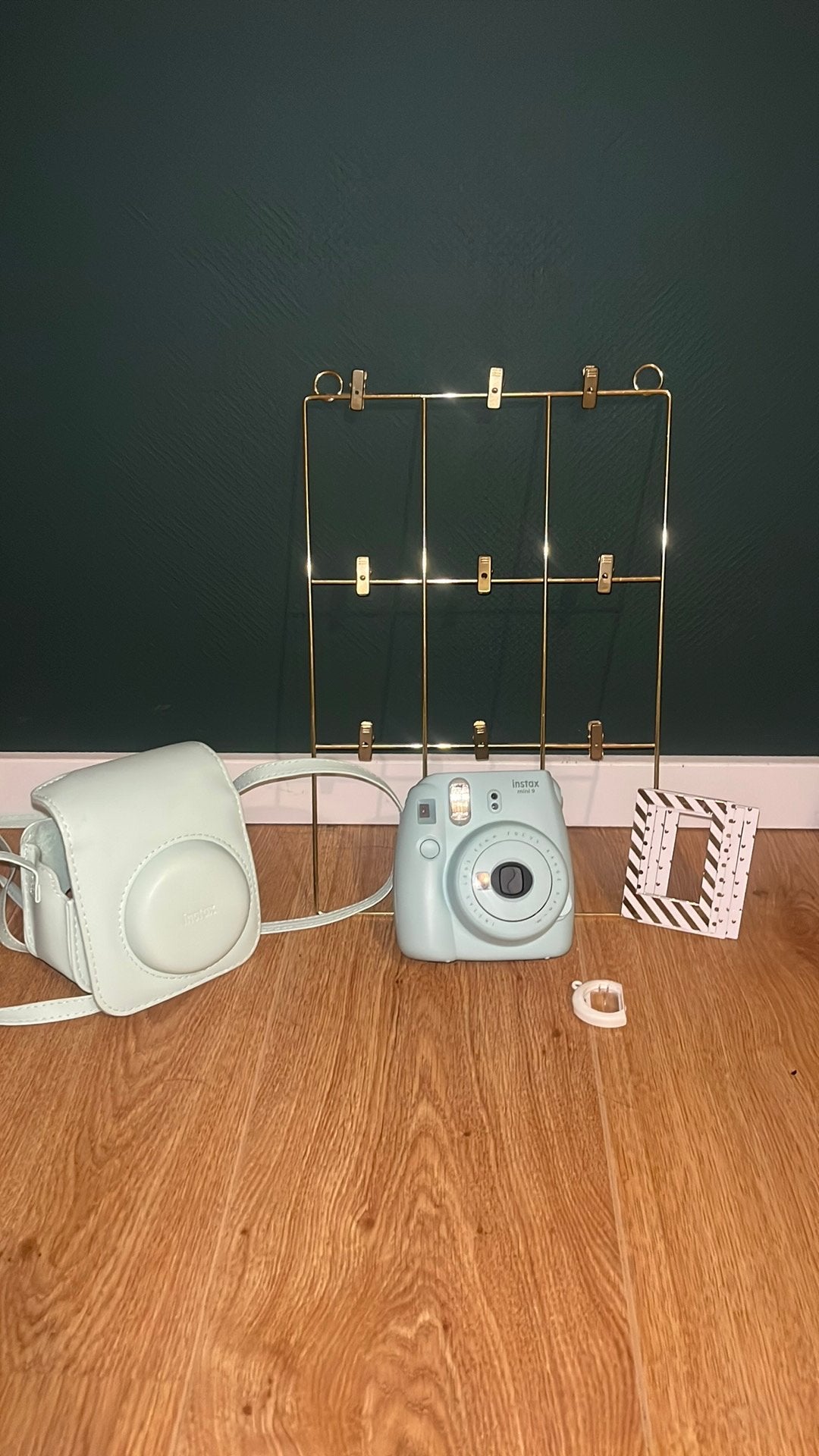Instax mini 9 + een tasje, rekje, machnetische fotolijstjes, Ophalen of Verzenden, Zo goed als nieuw, Overige merken