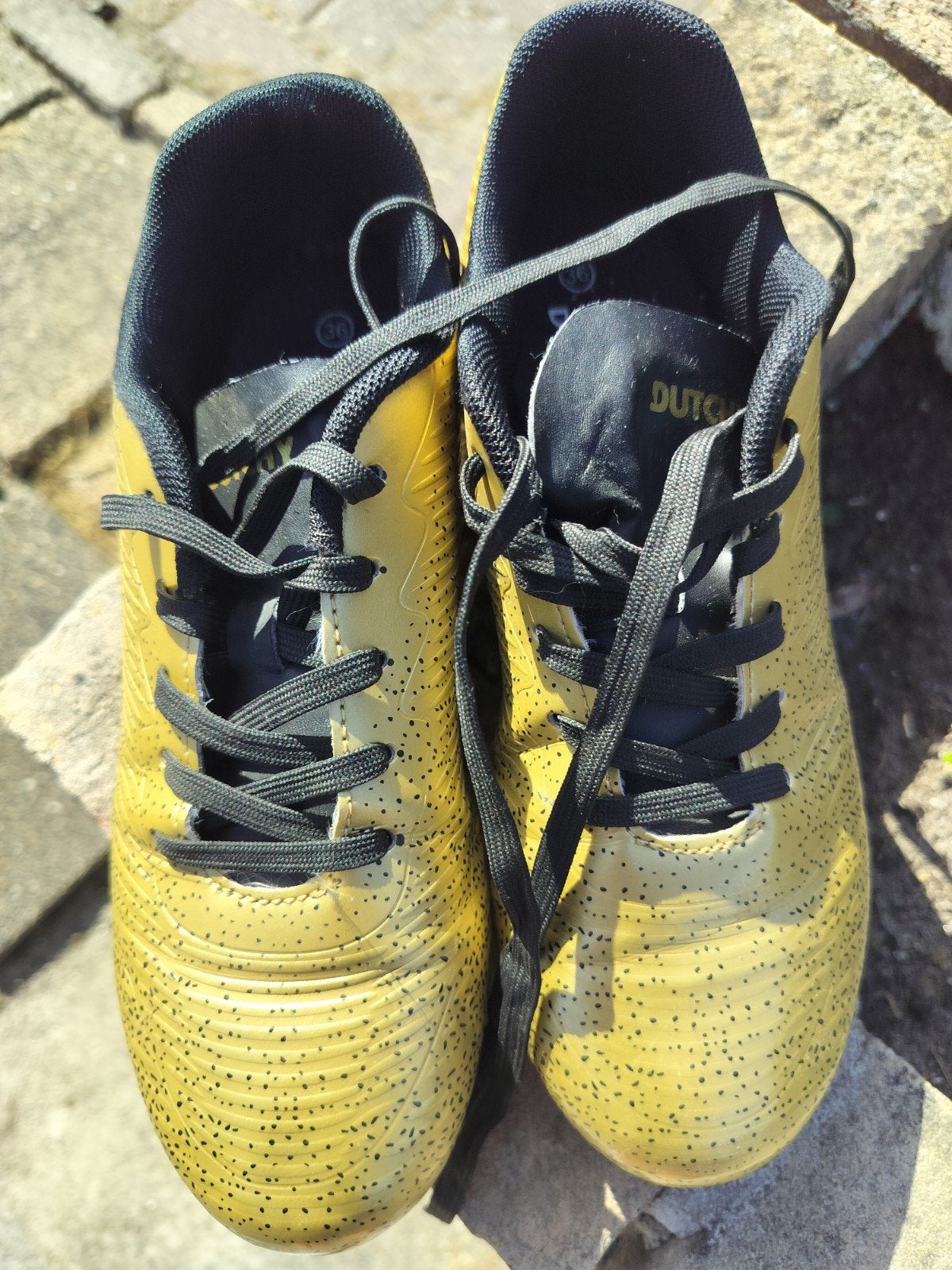 1 keer gebruikte voetbal schoenen, Ophalen, Maat XS of kleiner, Schoenen, Zo goed als nieuw
