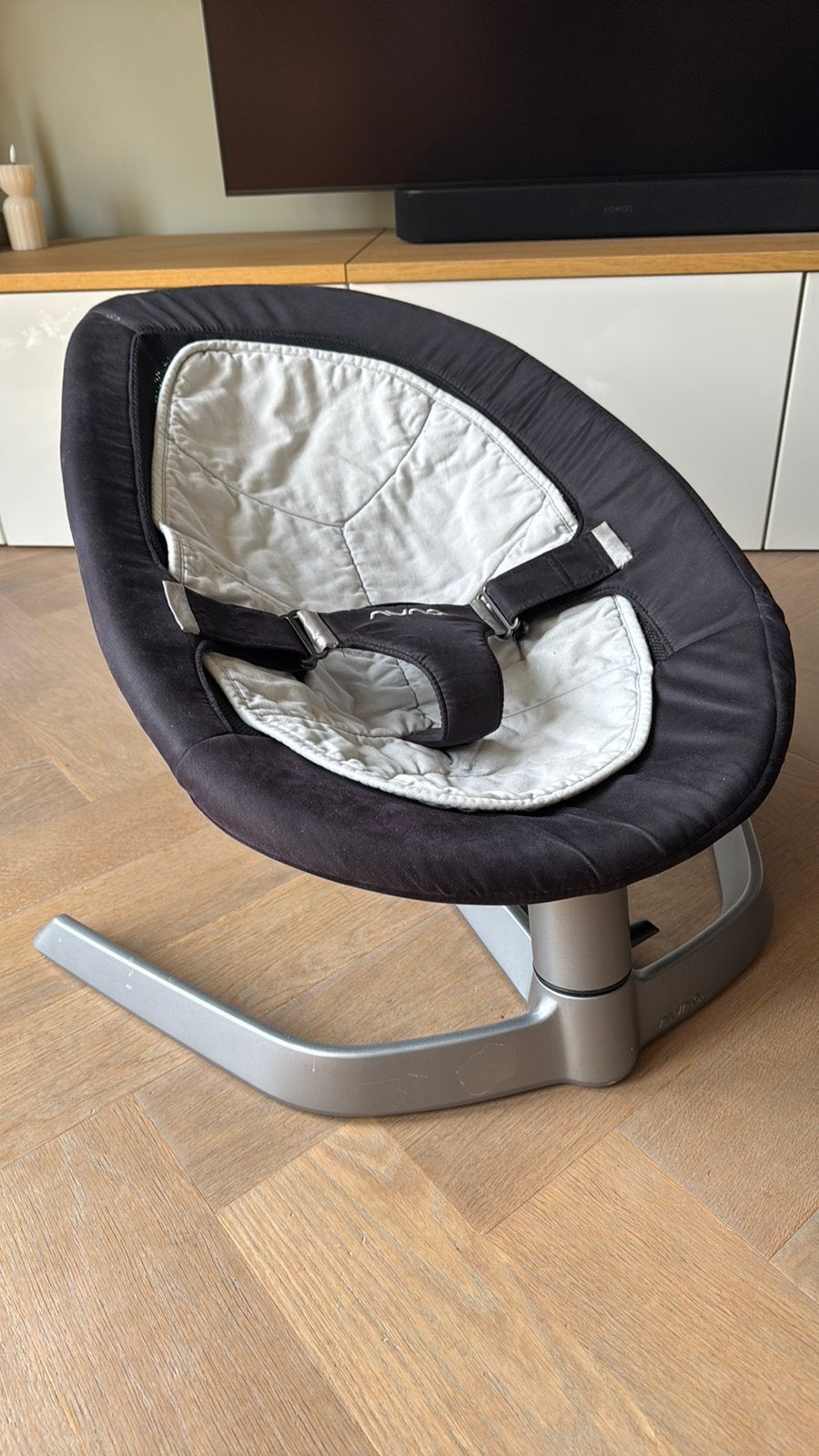 Nuna Leaf Baby wipstoel/schommelstoel, Kinderen en Baby's, Gebruikt, Schommelstoel, Met gordel(s) of riempje(s), Ophalen