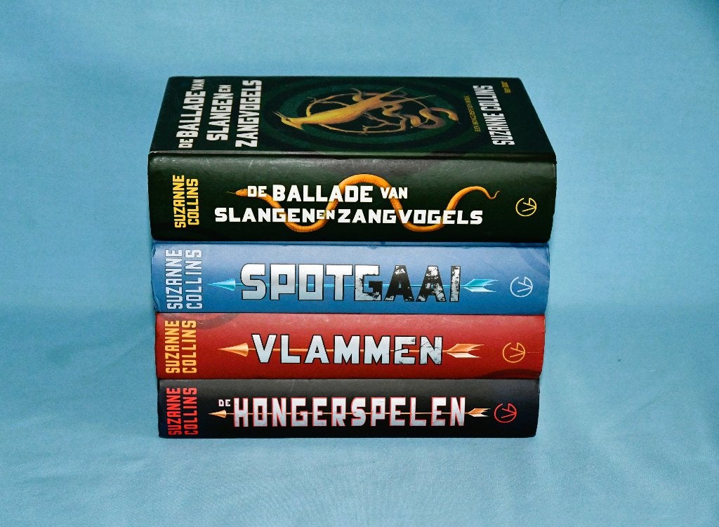 De Hongerspelen + De Ballade van Slangen en Zangvogels, Ophalen of Verzenden, Zo goed als nieuw, Suzanne Collins
