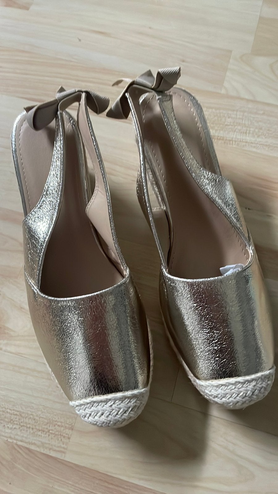 Nieuw goudkleur ESPADRILLES MAAT 40, Kleding | Dames, Schoenen, Ophalen of Verzenden, Nieuw, Espadrilles of Moccasins