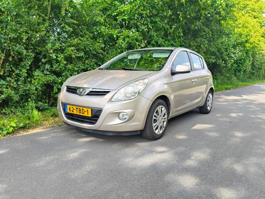 Hyundai i20 1.2 5-DRS 2012 Grijs, 450 kg, 31 €/maand, 4 cilinders, Origineel Nederlands