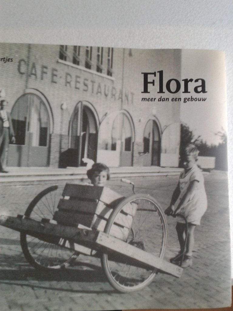 Flora, meer dan een gebouw, Boskoop.  Kadotip. 	  45   0, Ophalen of Verzenden, Nieuw