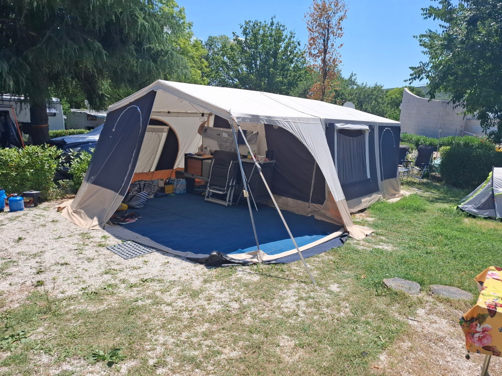 Trigano Alpha vouwwagen - Ruim en klaar voor avontuur, Caravans en Kamperen, Ophalen, Trigano, Beige, Aanwezig