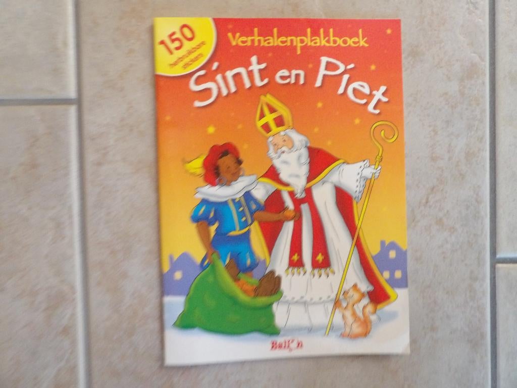 3 SINTERKLAAS lees of voorleesboek met ingeplakte plaatjes, Ophalen of Verzenden, Zo goed als nieuw