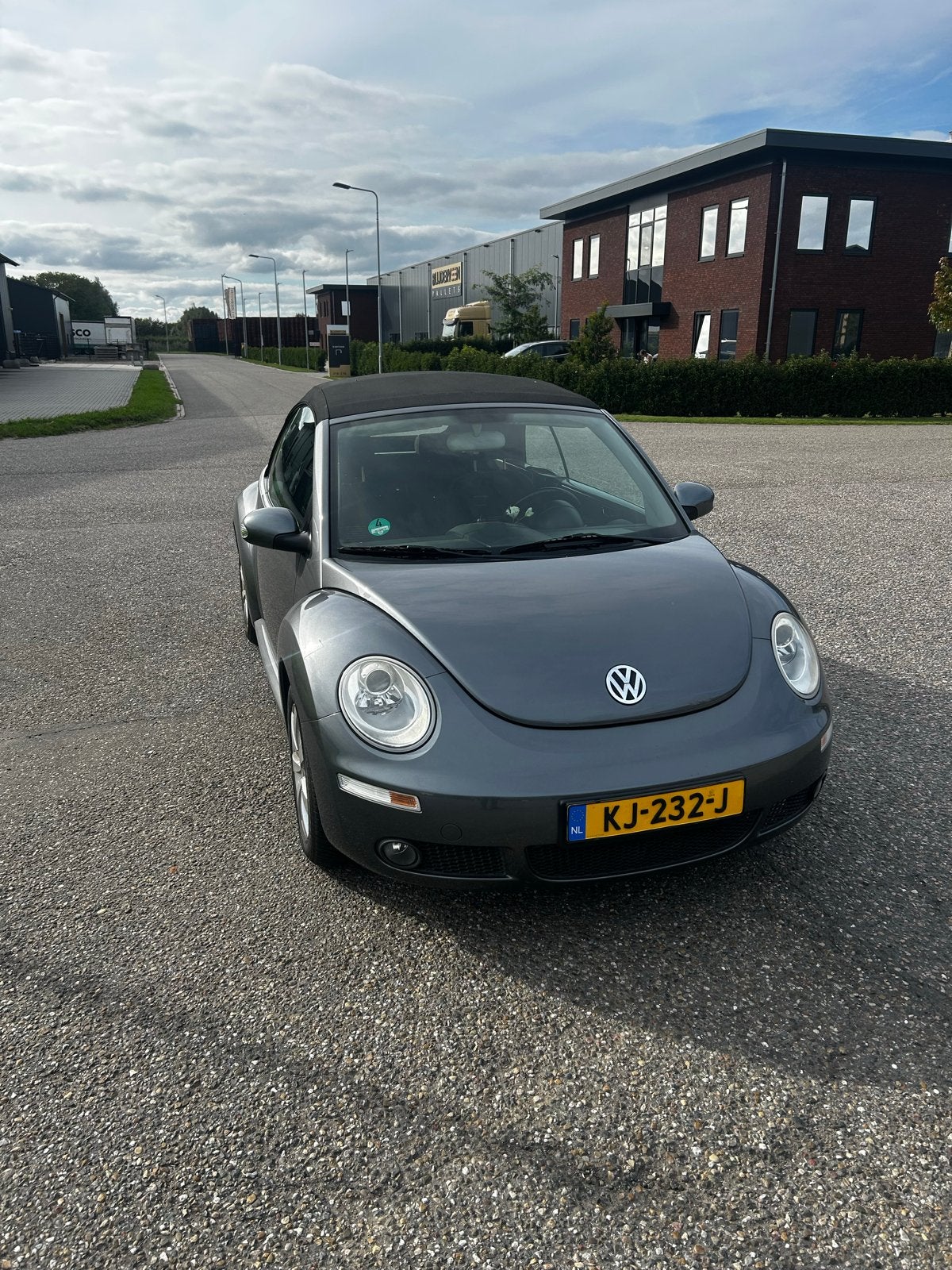 Volkswagen Beetle (Kever) 1.4 Cabriolet 55KW 2009 Grijs, Auto's, Voorwielaandrijving, 74 pk, Beetle (Kever), 4 cilinders