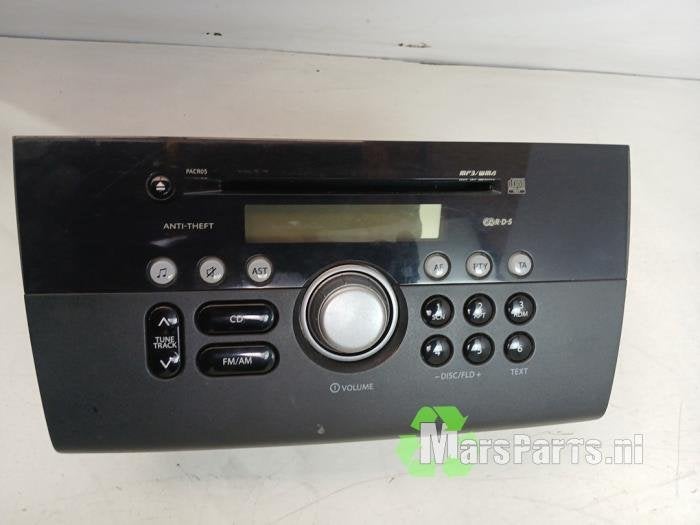 Radio CD Speler van een Suzuki Swift, Gebruikt, -, -, Ophalen of Verzenden