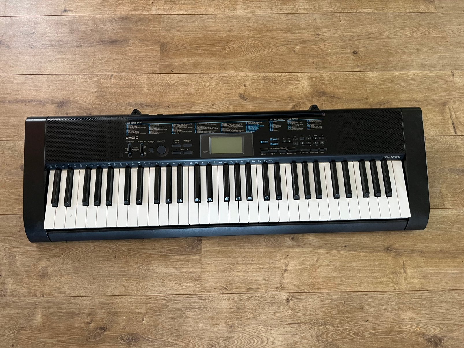 Casio CTK-1200 keyboard met standaard, Ophalen, Casio, 61 toetsen, Zo goed als nieuw