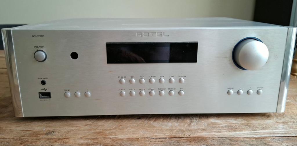 Rotel RC-1590 Voorversterker (Compleet met AB en dozen), Ophalen of Verzenden, Zo goed als nieuw, 120 watt of meer, Overige merken