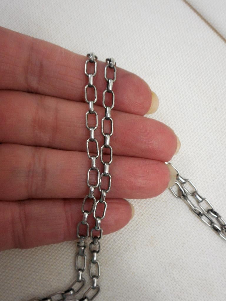 Zilveren ketting met antieke hanger met granaat nr.1601, Verzenden, Zilver, Ketting, Met edelsteen