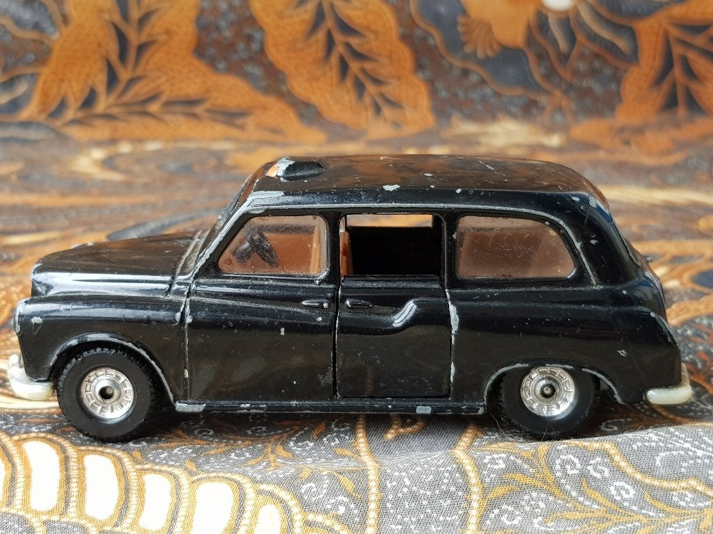Austin London taxi vintage Engelse modelauto van Corgi 12 cm