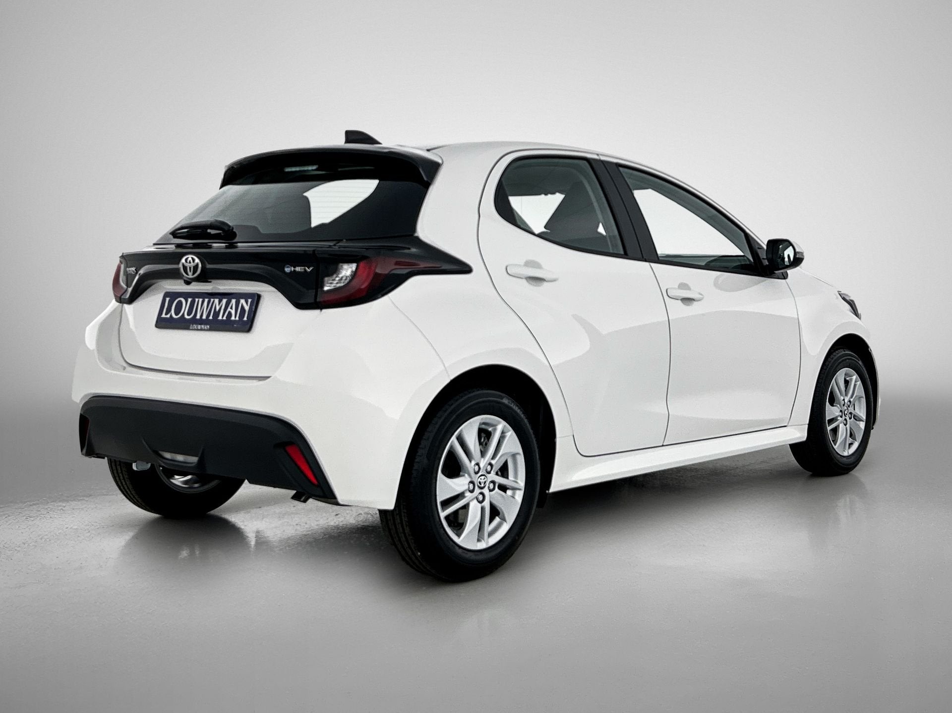 Toyota Yaris 1.5 Hybrid 115 Active - Snel Leverbaar -, Euro 6, Wit, Bedrijf, Hybride Elektrisch/Benzine