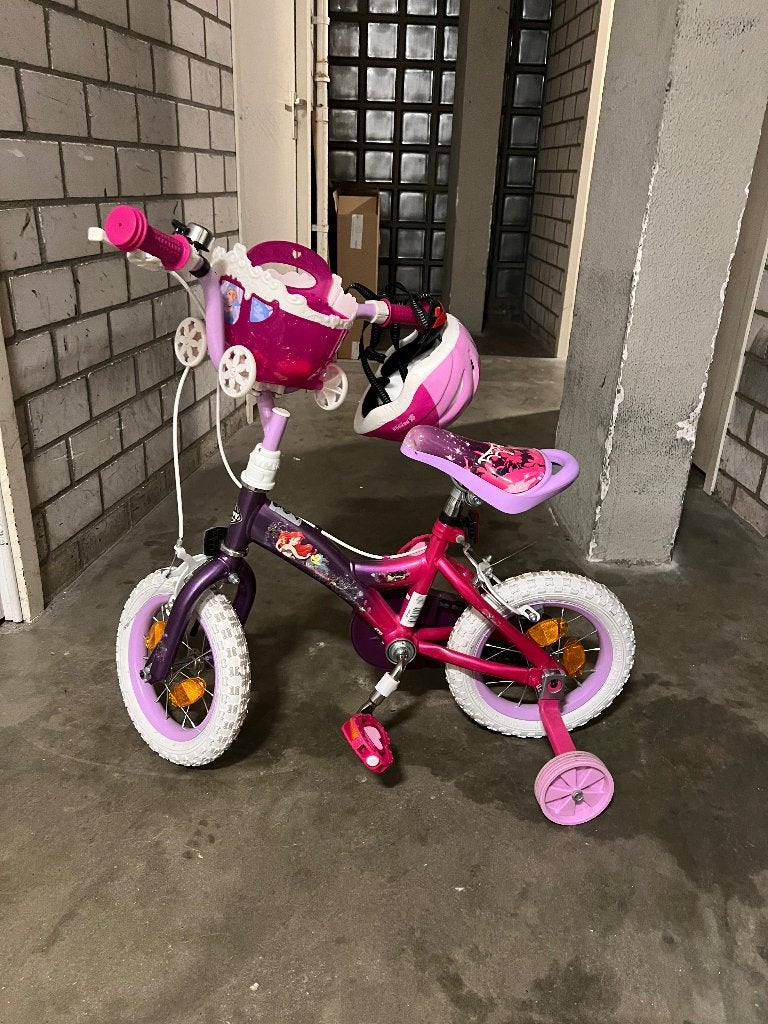 Roze Kinderfiets incl. Helm van Disney voor 3 t/m 6, Fietsen en Brommers, Zijwieltjes, Gebruikt, Minder dan 16 inch, Trommelrem