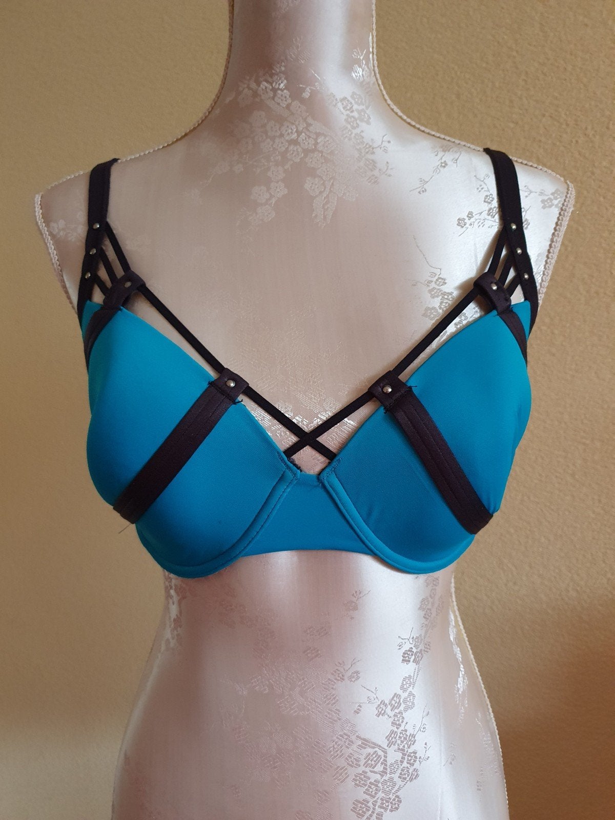 Sapph Blauwe BH Voorgevormd met Bandjes & Studs - 75F, Sapph, Ophalen of Verzenden, Blauw, BH