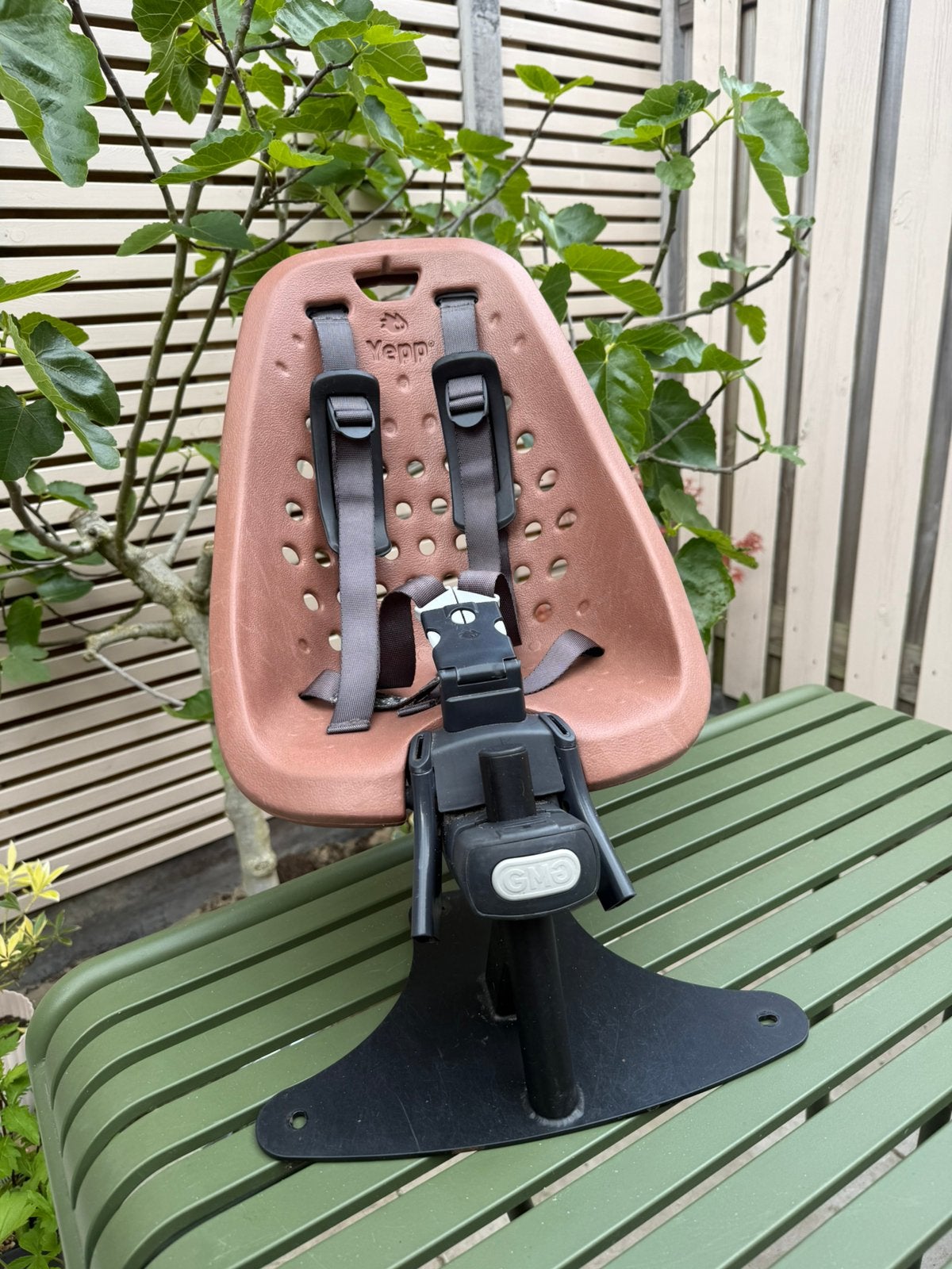Lovens bakfiets fietsstoeladapter + Thule Yepp mini stoeltje, Ophalen, Gebruikt