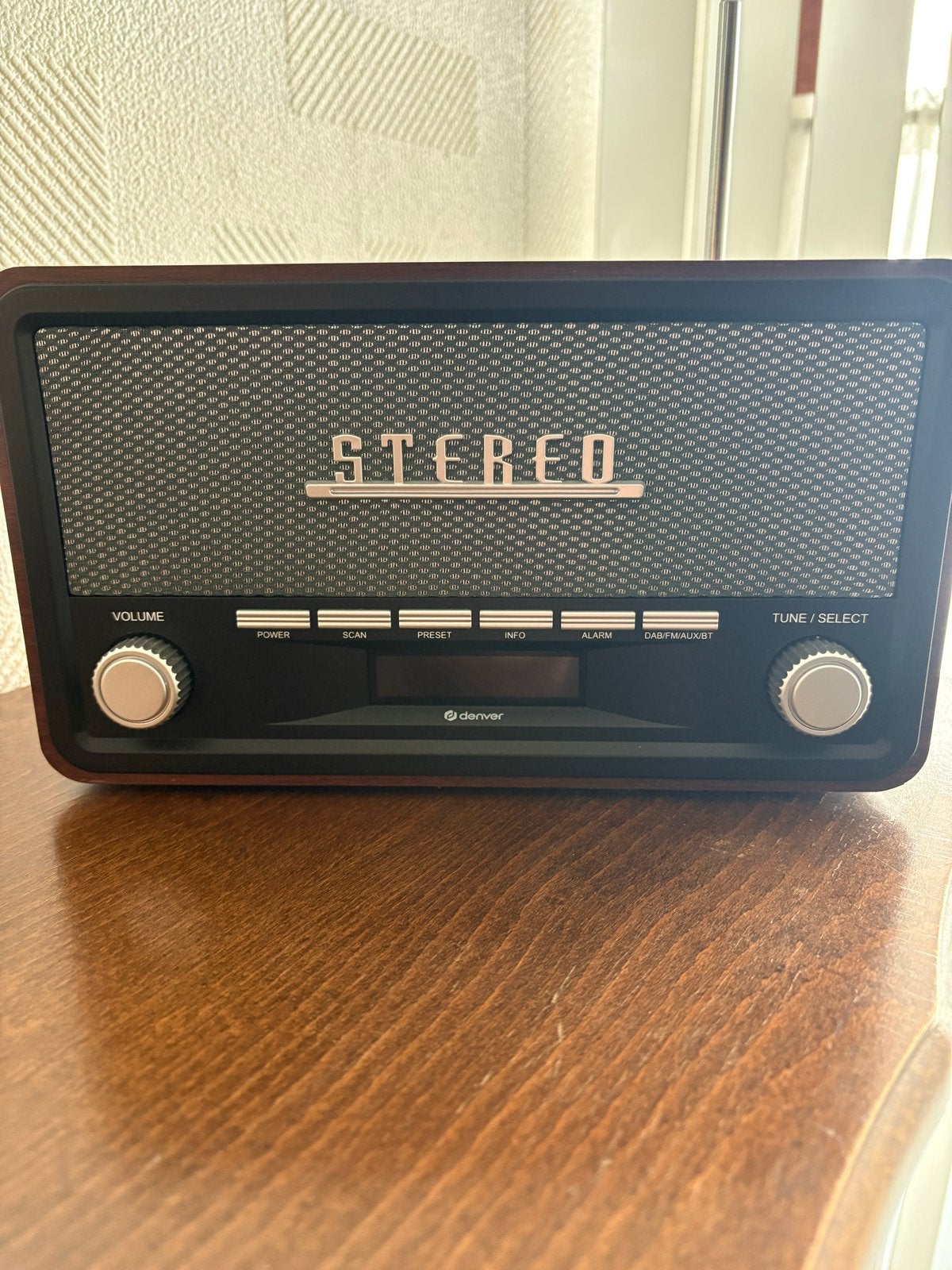Denver DAB-18 Retro FM/DAB/DAB+ Radio met Bluetooth, Ophalen of Verzenden, Zo goed als nieuw, Radio