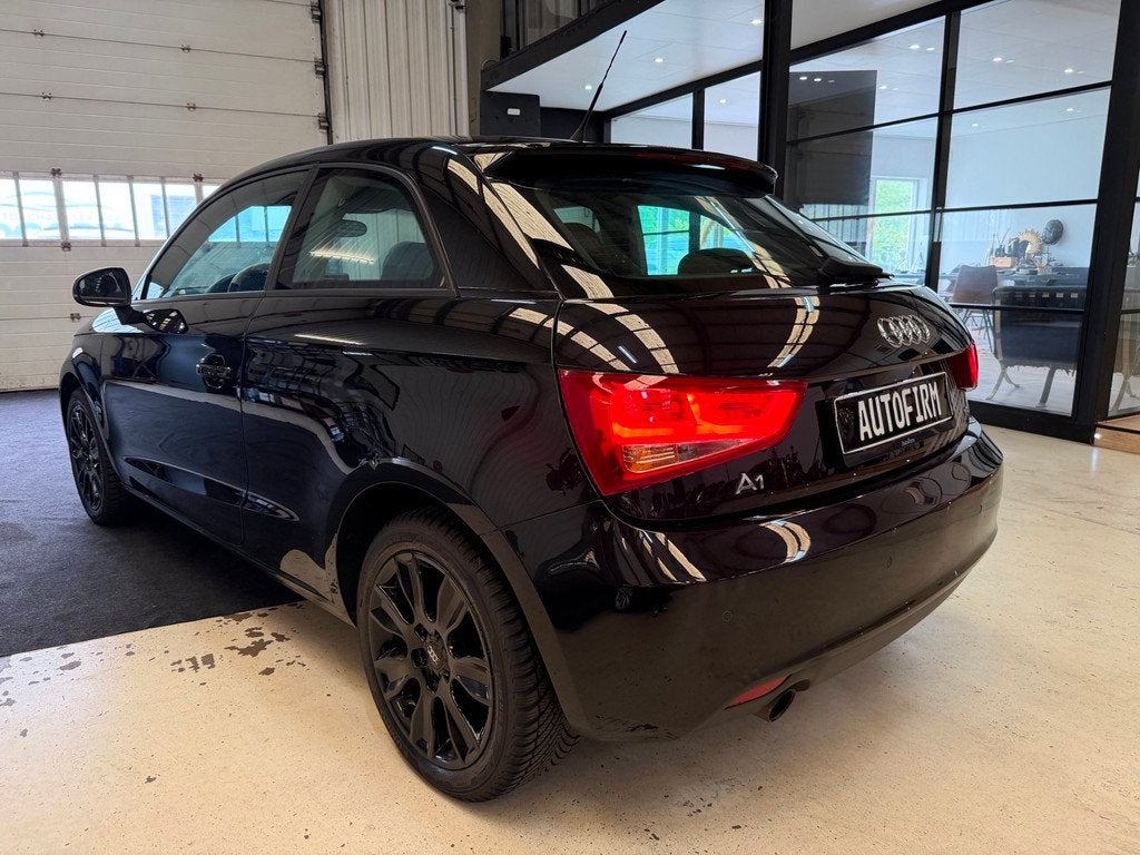 Audi A1 1.2 TFSI Dealer Onderhouden Stoelverwarming Bluetoot, Voorwielaandrijving, Zwart, 4 cilinders, 4 stoelen