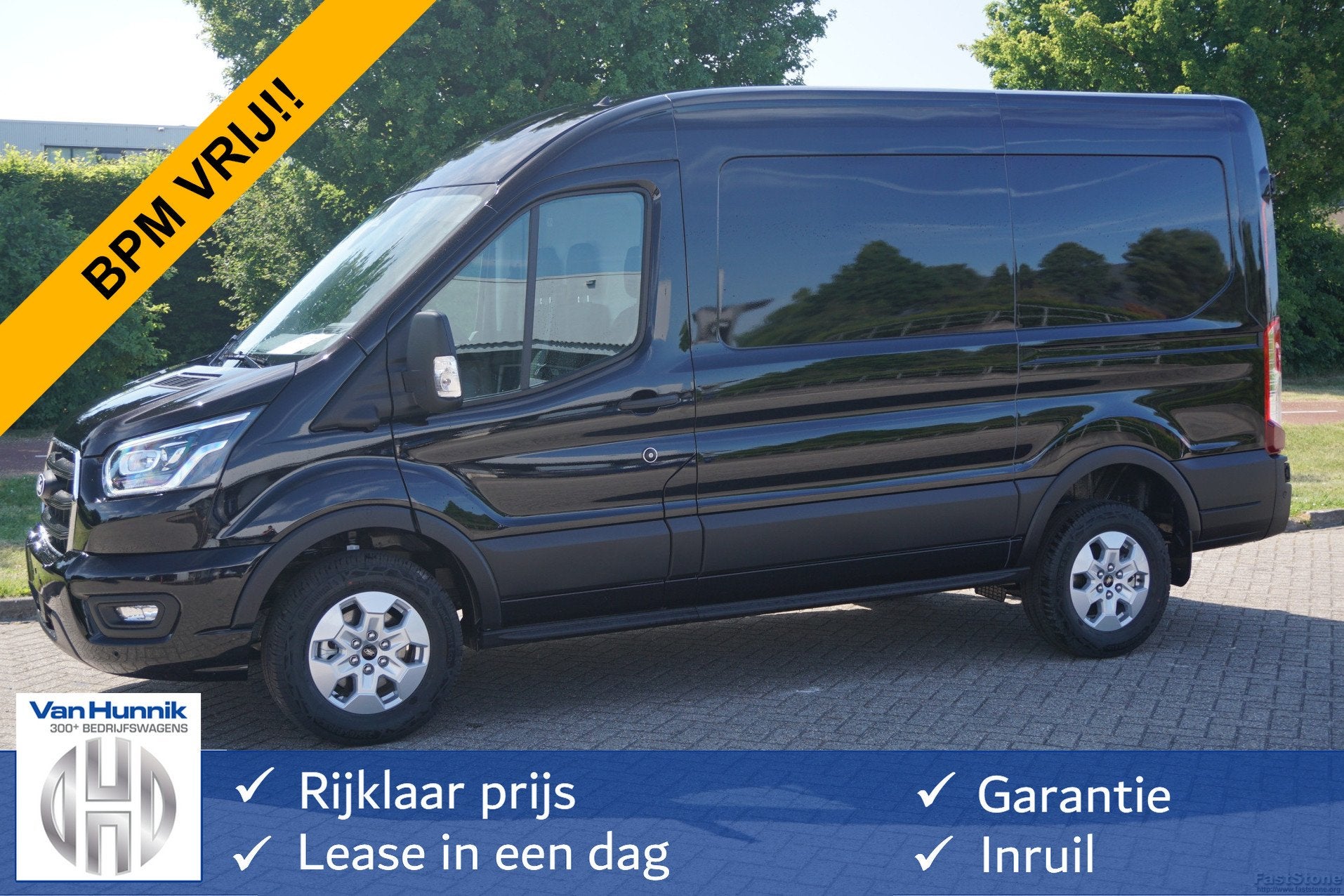 Ford Transit 350M L2H2 Limited AUT-8 165PK BPM VRIJ Navi, 36, Auto's, 4 cilinders, 2500 kg, Zwart, Bedrijf