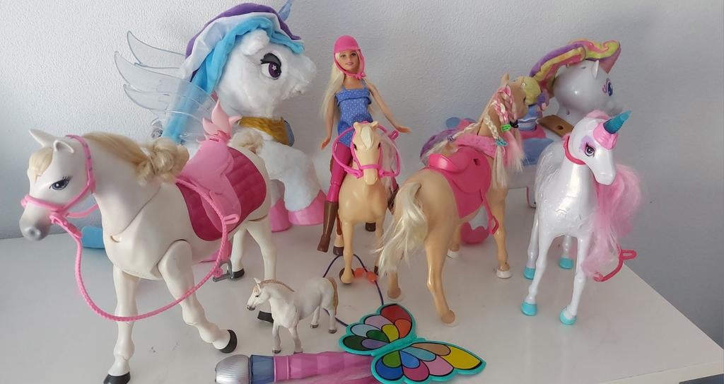Grote partij speelgoedpaarden en Barbie met paard, Ophalen, Gebruikt, Barbie