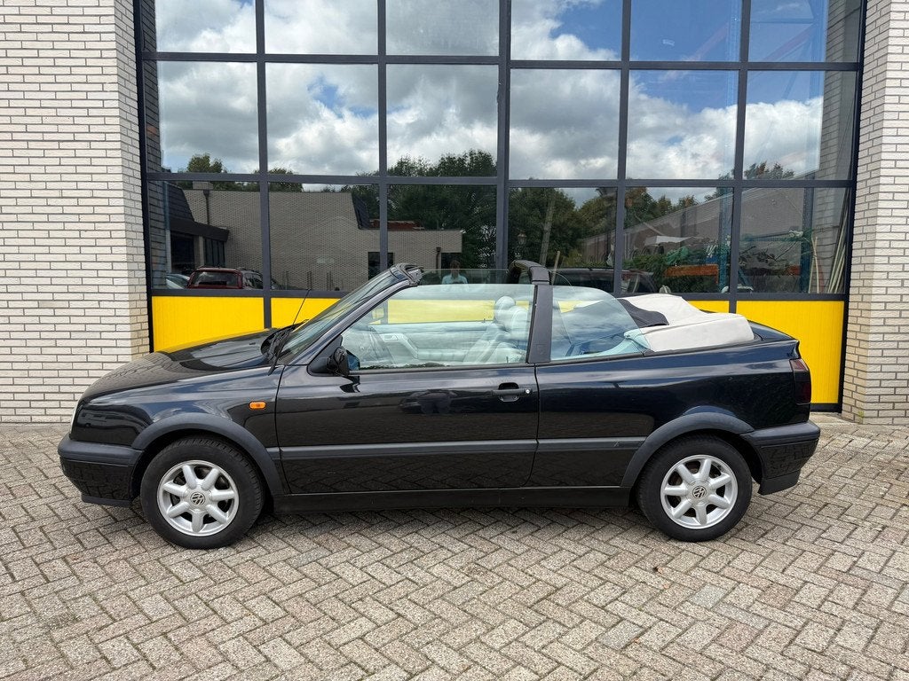 Volkswagen Golf Cabriolet 1.8 Avantgarde, elektrische kap (, Gebruikt, Beige, 4 cilinders, Cabriolet