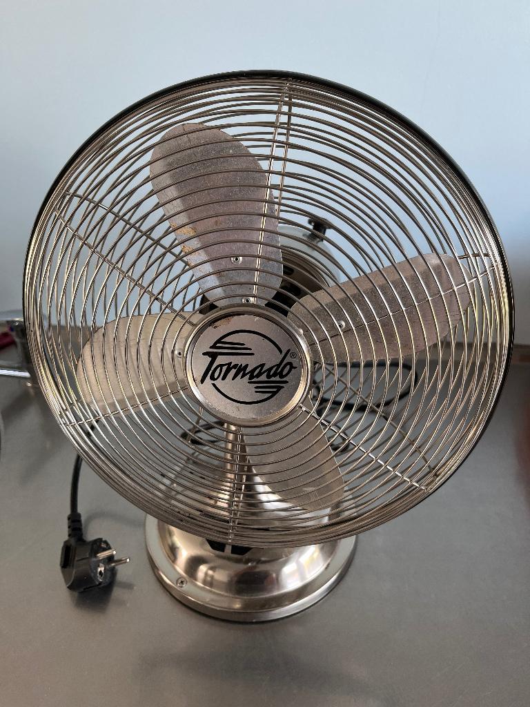 Tornado tafelventilator, Ophalen, Zo goed als nieuw, Tafelventilator