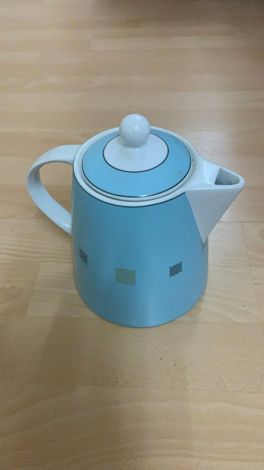 Theepot - lichtblauw met geometrisch patroon, Huis en Inrichting, Ophalen of Verzenden, Gebruikt, Overige typen
