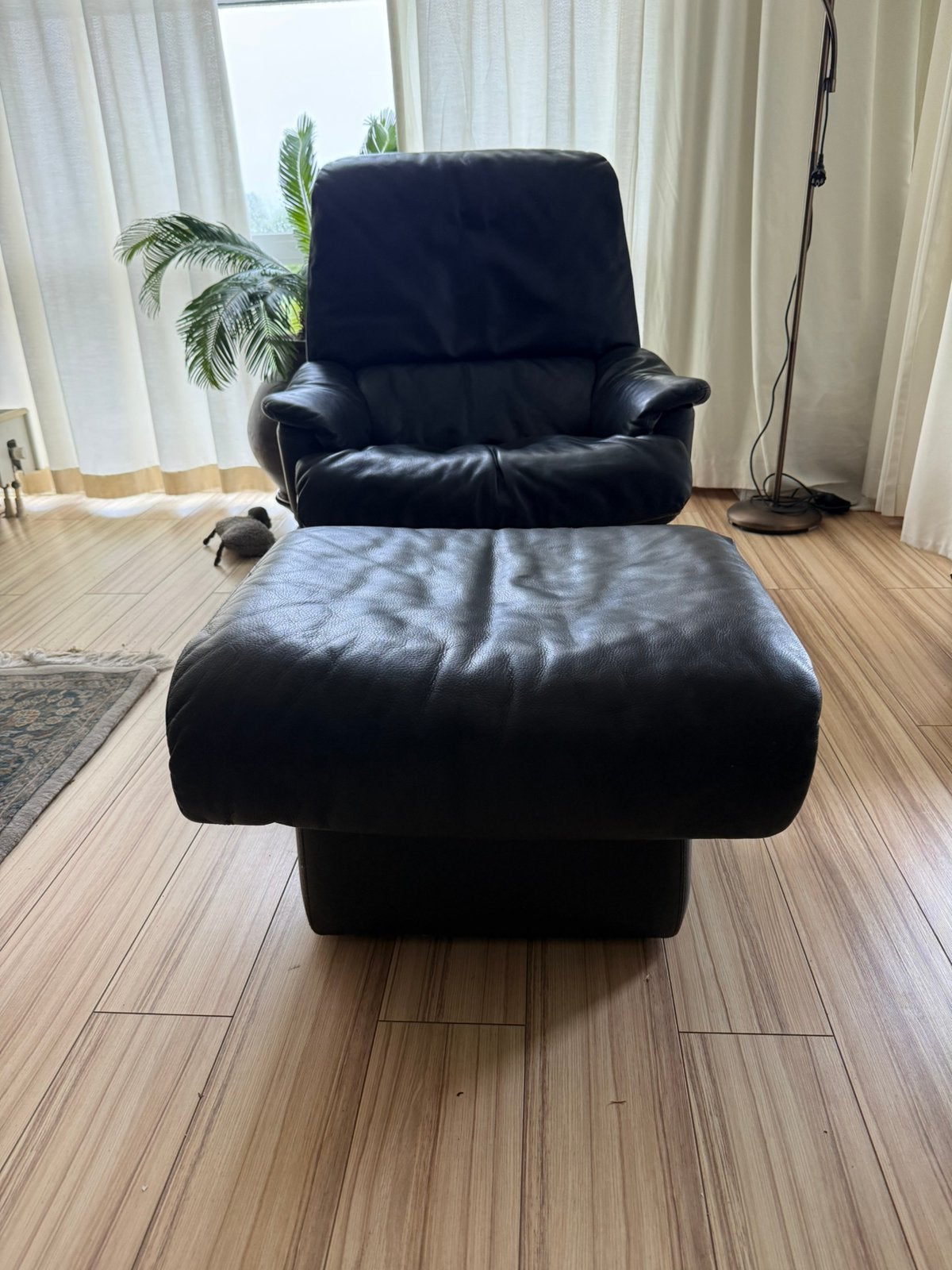 Benders Arterie Leren Draaifauteuil met Poef grijsblauw Leer, Huis en Inrichting, Fauteuils, Ophalen, Zo goed als nieuw, 50 tot 75 cm
