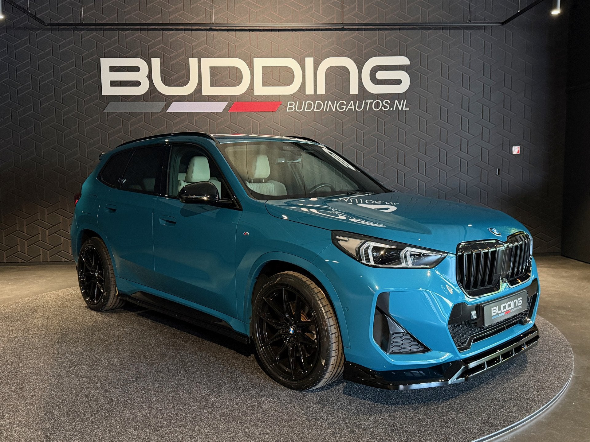 BMW X1 xDrive30e | M-sport | Pano | Head-up | 20 inch, Auto's, Euro 6, Blauw, Leder, Hybride Elektrisch/Benzine