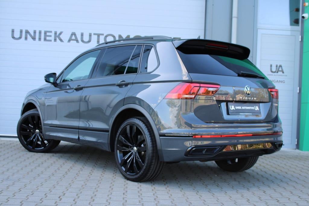 Volkswagen Tiguan 1.4 TSI eHybrid 245PK | R LINE | BLACK STY, Auto's, 1716 kg, Gebruikt, Zwart, 4 cilinders